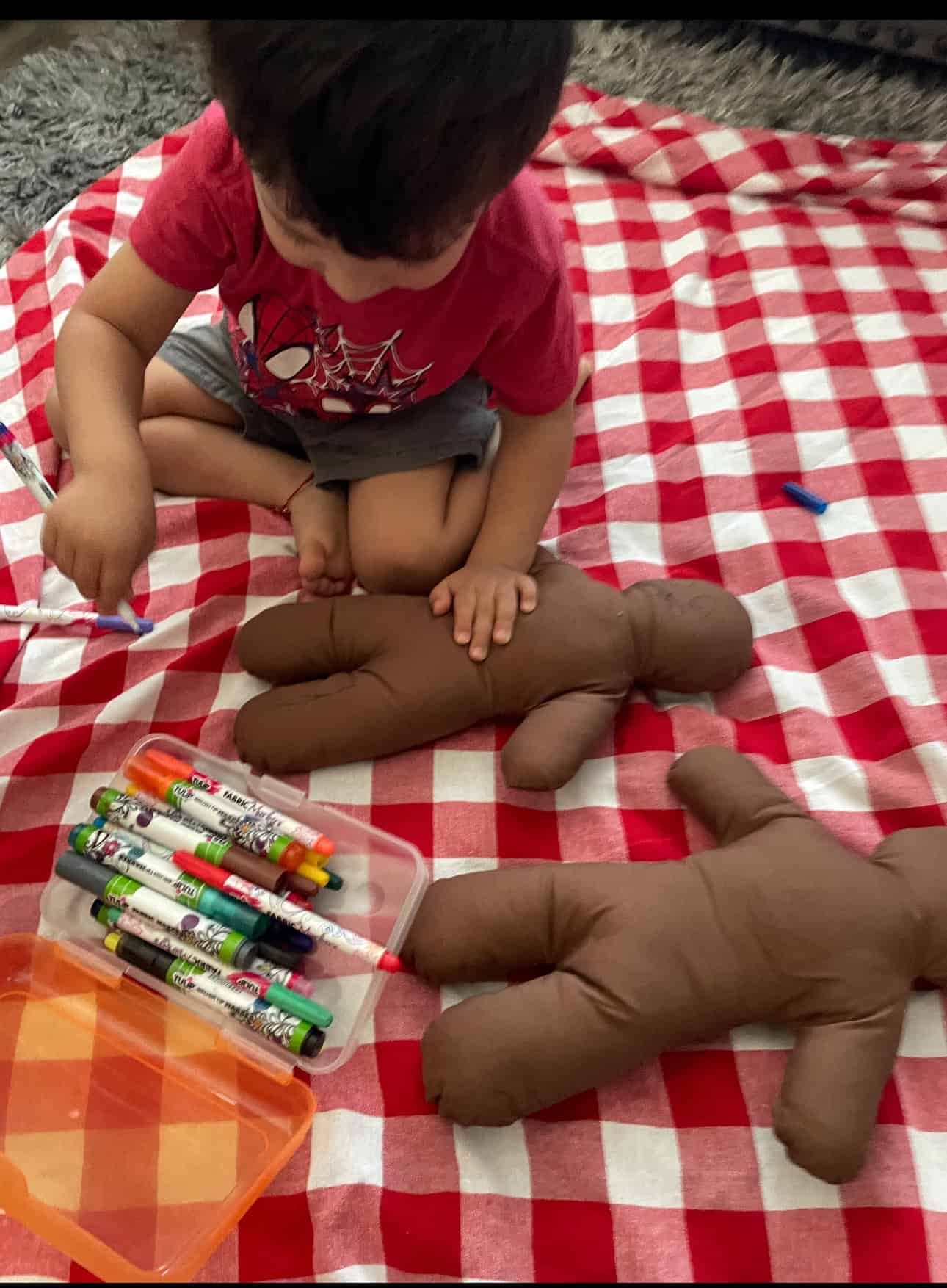 Elias Receives Child Life Therapy